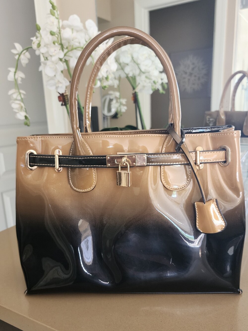 Elegant Two-Tone Patent Tote Bag in Beige and Black